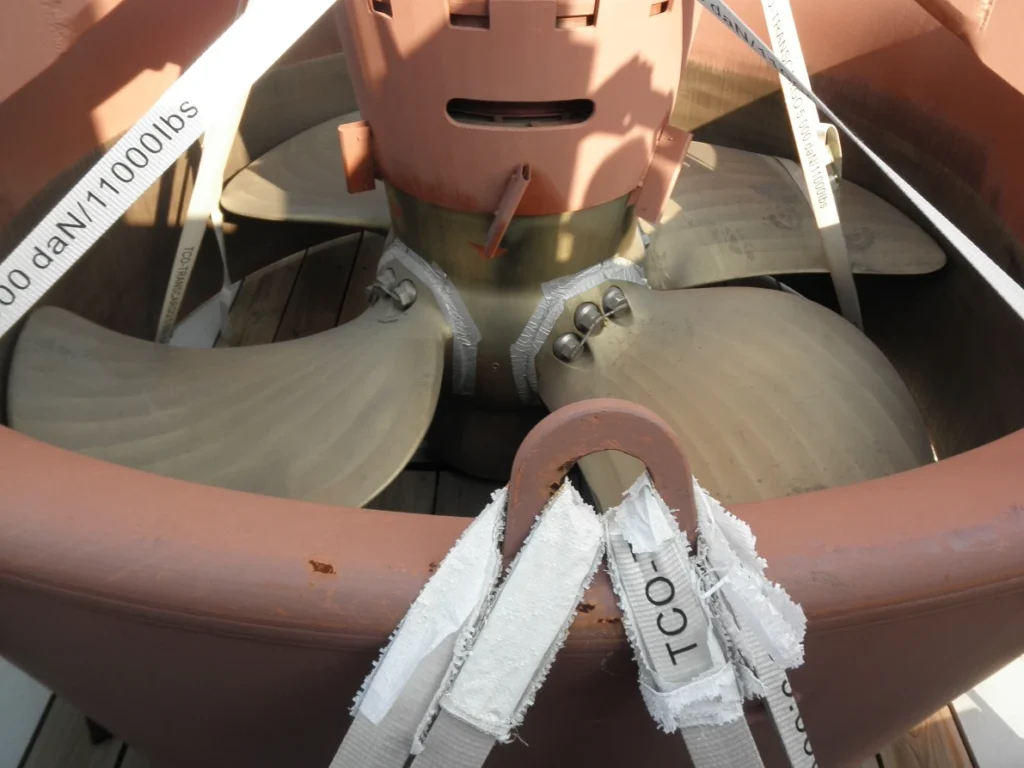 Unused Surplus Thrusters, CPP, Gear Boxes, Winches, & Other Misc. Deck Equipment